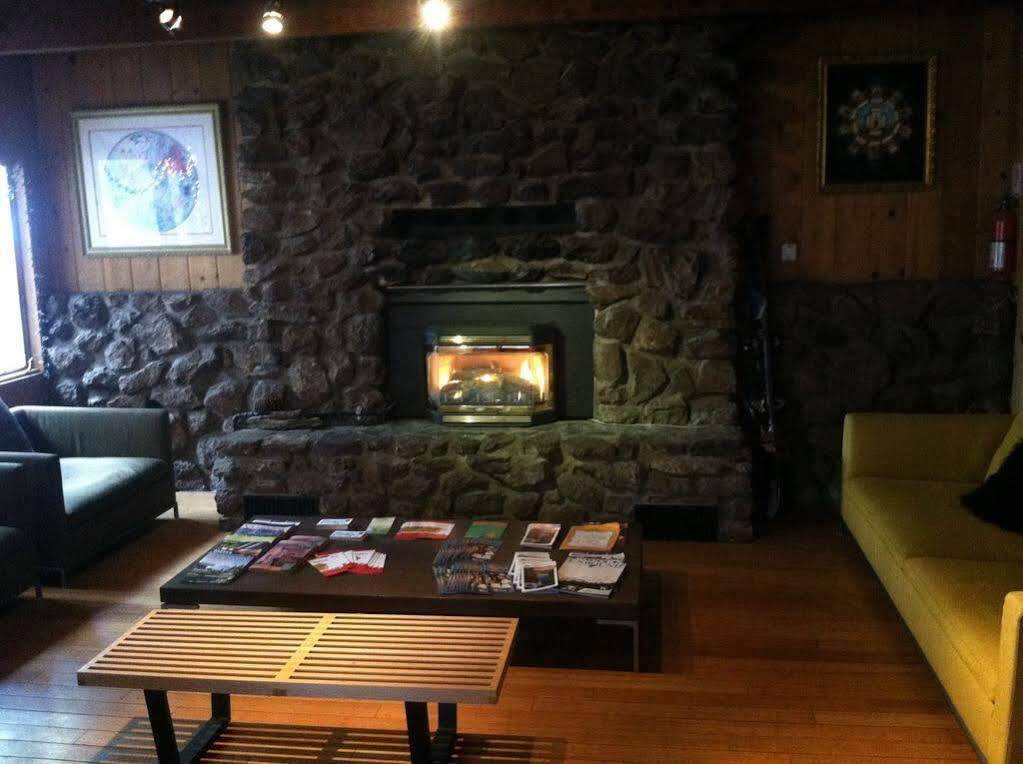 ماموث لاكيس The Mammoth Inn المظهر الخارجي الصورة
